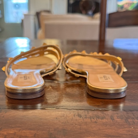 Valentino Garavani Rockstud Flat Metallic Nappa Slide Sandals - Picture 4 of 8